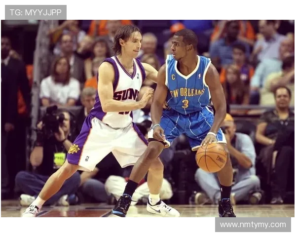 小吧观赛快船对阵鹈鹕主场赠送保罗快船10时期球衣给每位球迷